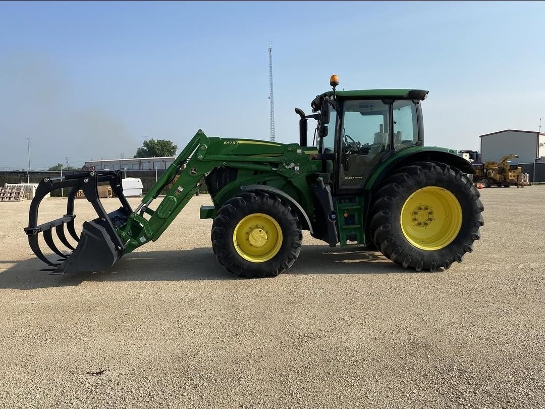 2020 john deere 6145R - Photo 2