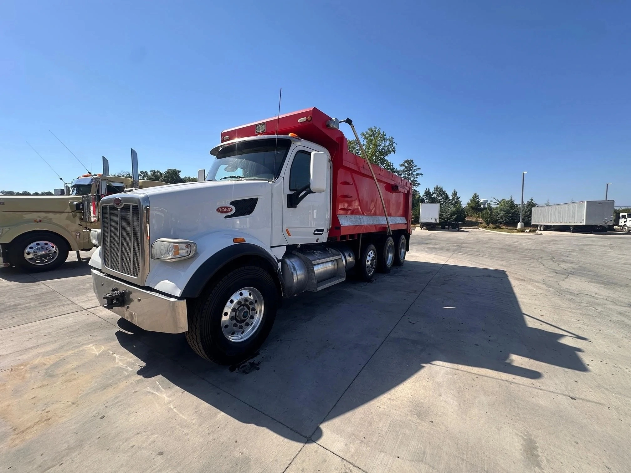 2019 PETERBILT 567 - Photo 2